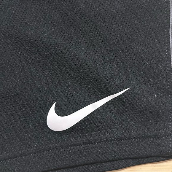 Nike athletic shorts - Picture 3 of 4